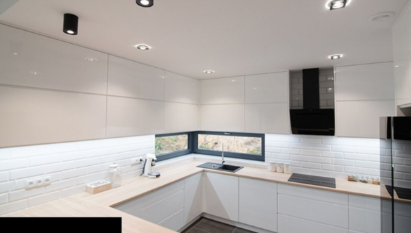 Küche Küchenzeile XXL U-Küche weiß oder grau grifflos Glanz individuell stellbar
